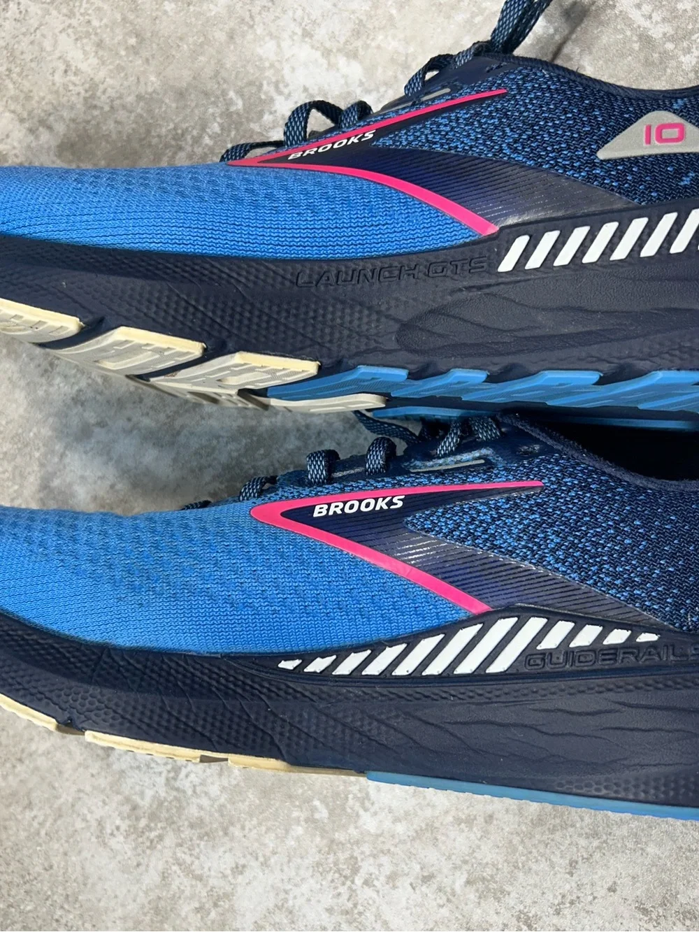 Brooks Launch GTS 10 Women’s Size 8 B Sneaker Shoes Athletic Running Blue, Pink